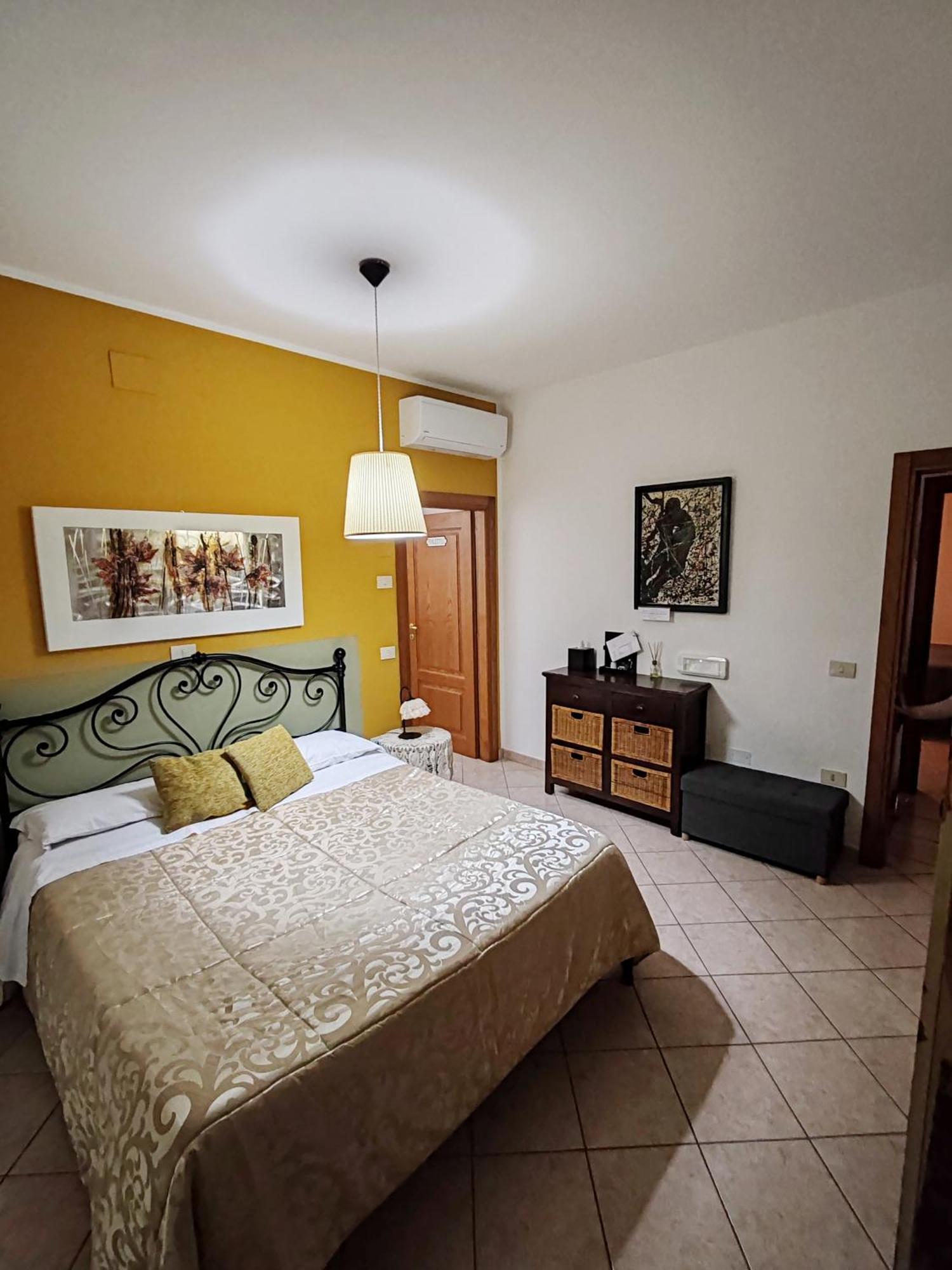 B&B A Casa Di Mael San Costanzo Extérieur photo