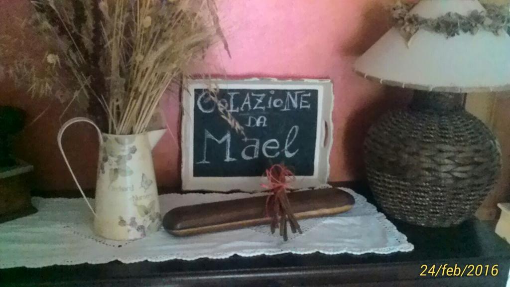 B&B A Casa Di Mael San Costanzo Extérieur photo