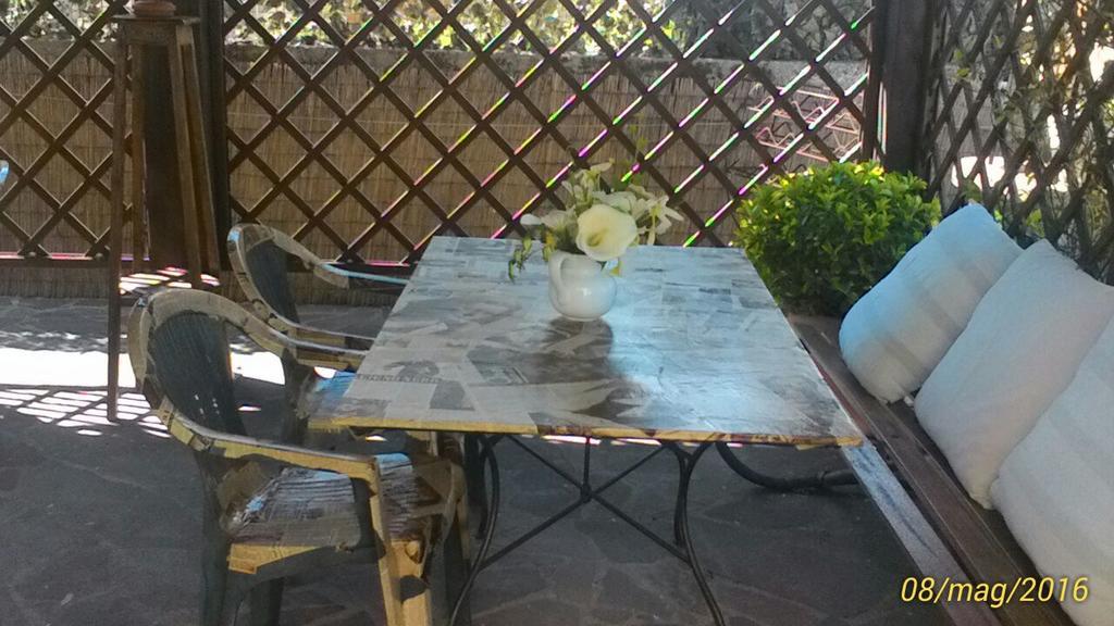 B&B A Casa Di Mael San Costanzo Extérieur photo