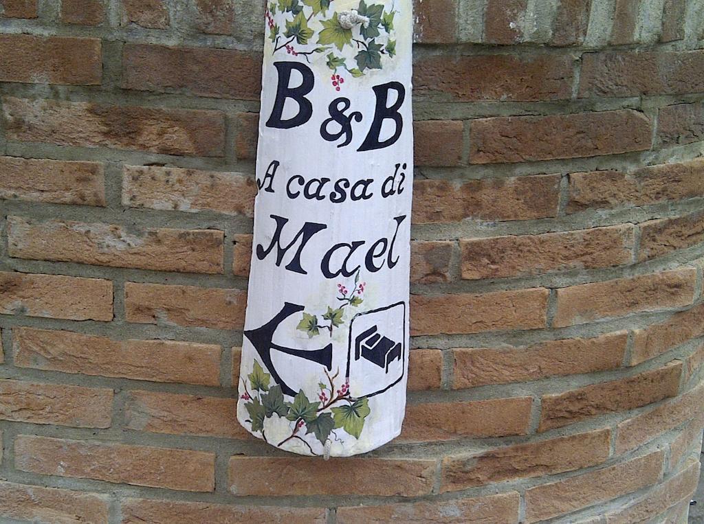 B&B A Casa Di Mael San Costanzo Extérieur photo