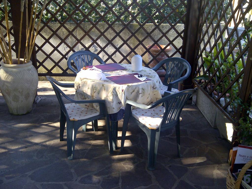 B&B A Casa Di Mael San Costanzo Extérieur photo