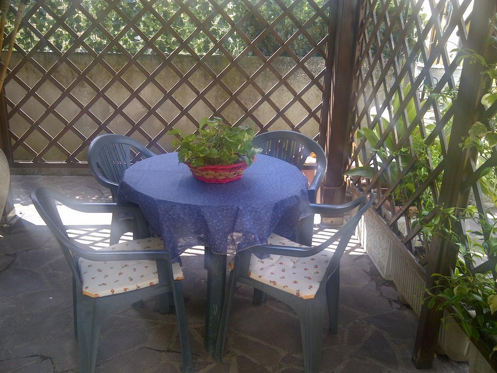 B&B A Casa Di Mael San Costanzo Extérieur photo